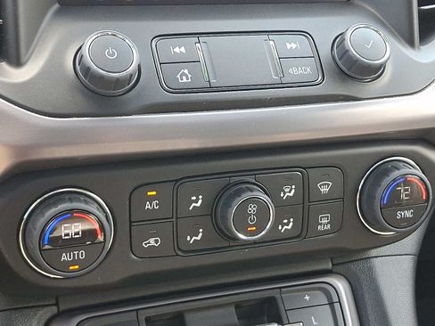 Used 2023 GMC Acadia AT4 w/ Technology Package AWD/4WD image 16