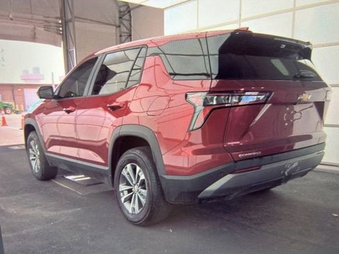 Used 2025 Chevrolet Equinox LT w/ Safety and Technology Package image 4