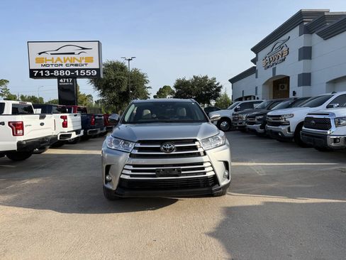 Used 2019 Toyota Highlander XLE FWD image 43