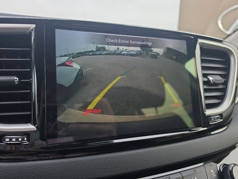 Used 2023 Chrysler Pacifica Touring-L FWD image 25