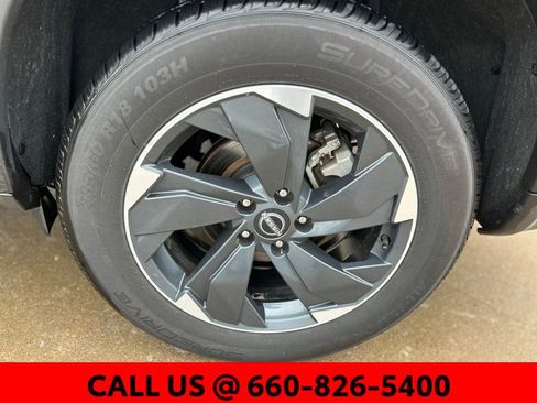 Used 2025 Nissan Rogue SV AWD/4WD image 10