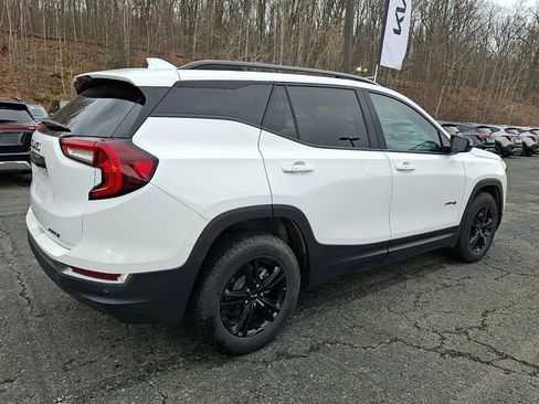 Used 2024 GMC Terrain AT4 image 6