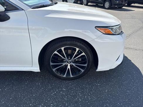 Certified 2019 Toyota Camry SE FWD image 16