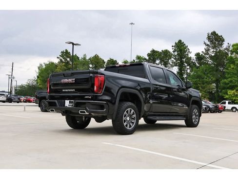 Used 2024 GMC Sierra 1500 AT4 w/ Technology Package image 3