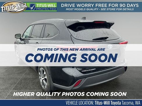 Used 2022 Toyota Highlander XLE image 3