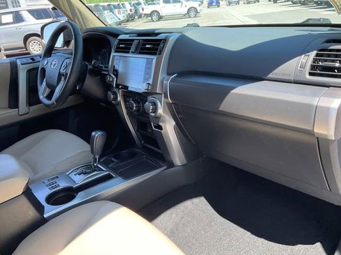 Used 2022 Toyota 4Runner SR5 Premium w/ Moonroof Package RWD image 23
