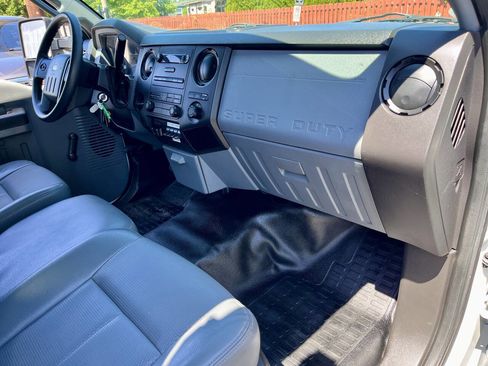 Used 2014 Ford F550 2WD Regular Cab Super Duty image 24