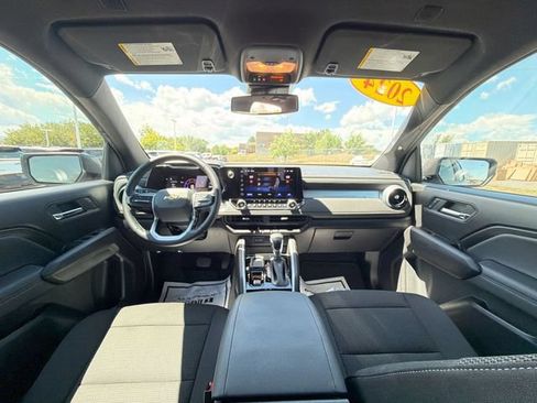 Used 2024 Chevrolet Colorado LT w/ LT Convenience Package II RWD image 12