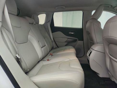 Used 2020 Jeep Cherokee Limited image 29