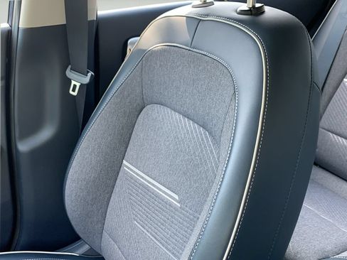 Certified 2022 Hyundai Venue Limited FWD image 47