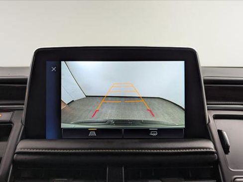 Used 2023 Chevrolet Suburban Premier image 33