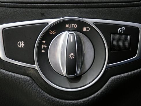 Used 2019 Mercedes-Benz GLC 300 4MATIC image 16