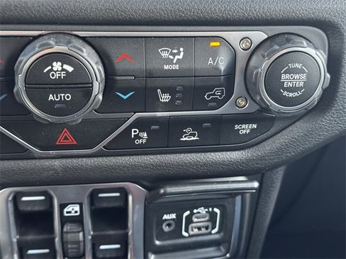 Certified 2025 Jeep Gladiator Willys image 35