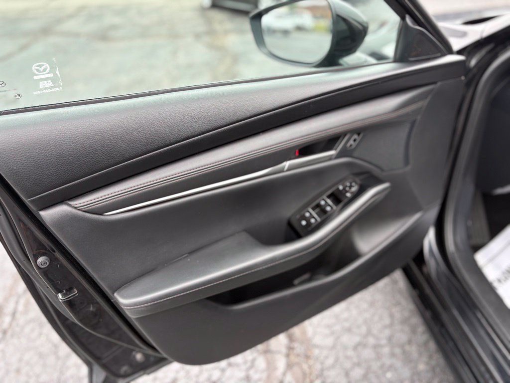 Used 2024 MAZDA MAZDA3 s FWD image 16