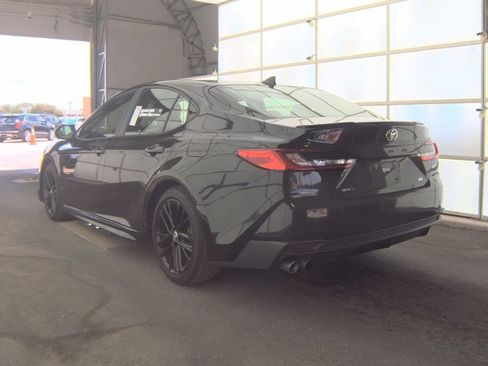 Used 2025 Toyota Camry SE FWD image 5