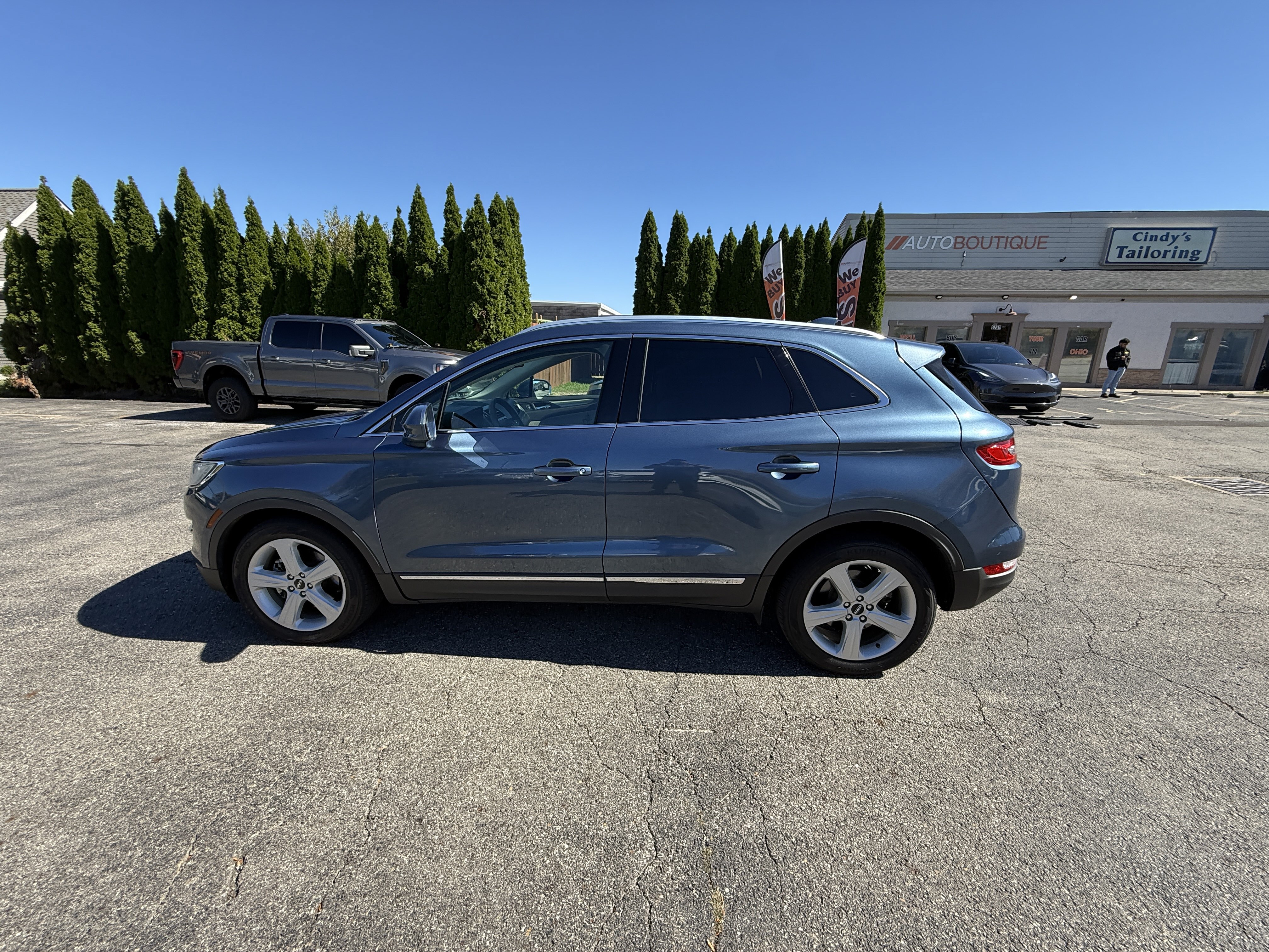 Used 2018 Lincoln MKC Premiere FWD image 2