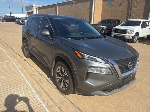 Used 2023 Nissan Rogue SV FWD image 4