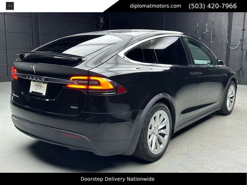 Used 2018 Tesla Model X 75D image 7