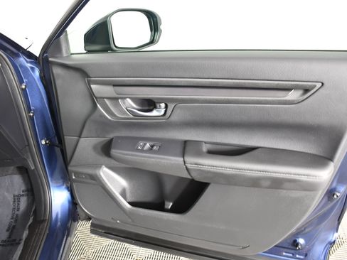 Certified 2025 Honda CR-V LX image 38