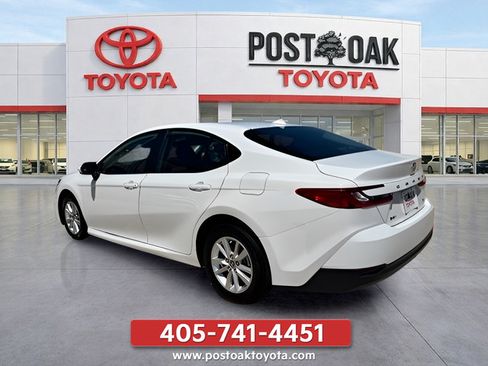 Used 2025 Toyota Camry LE FWD image 3