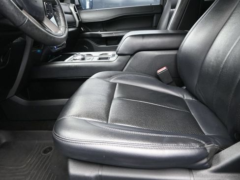 Used 2019 Ford Expedition XLT w/ Equipment Group 202A RWD image 13