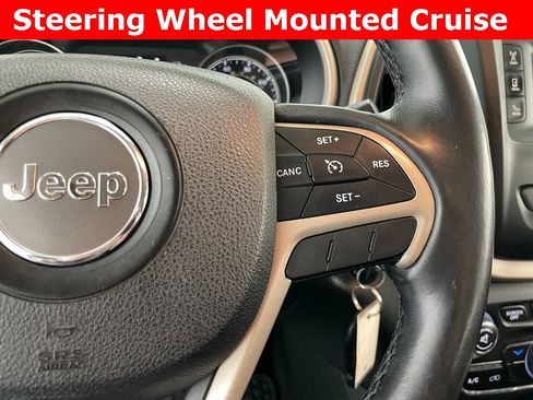 Used 2015 Jeep Cherokee Latitude w/ Cold Weather Group image 23