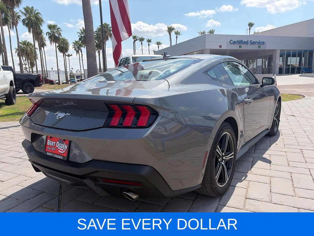 Used 2025 Ford Mustang Coupe RWD image 4