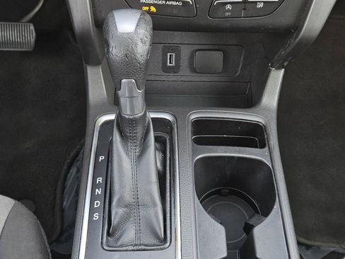 Used 2017 Ford Escape SE FWD image 16