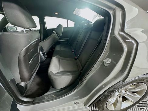 Used 2017 Dodge Charger SXT image 30
