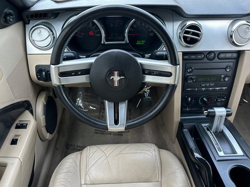 Used 2005 Ford Mustang GT Premium image 16