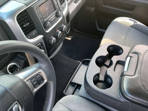 Used 2022 RAM 1500 Classic SLT AWD/4WD image 18