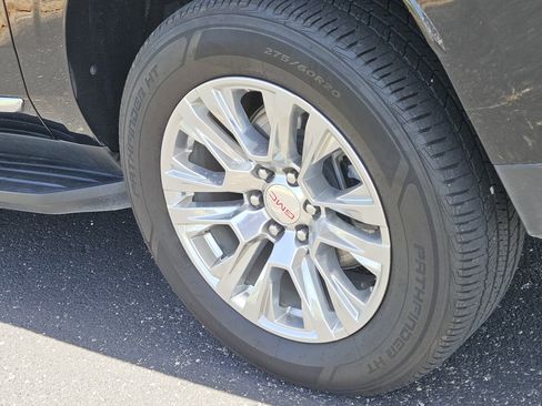 Used 2024 GMC Yukon XL Denali RWD image 7