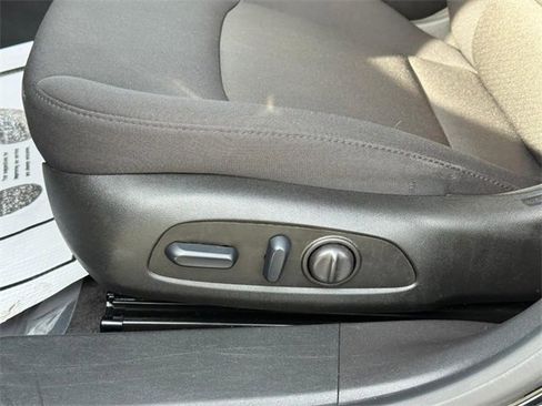 Used 2024 Chevrolet Malibu LT image 18