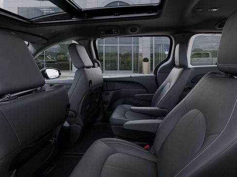 New 2026 Chrysler Pacifica Select image 24
