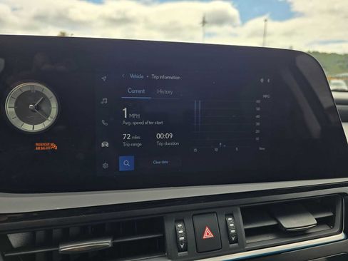 Used 2025 Lexus ES 300h w/ Premium Package FWD image 27