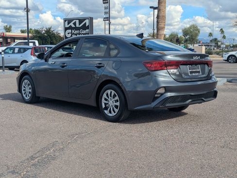 Certified 2022 Kia Forte Sedan image 4