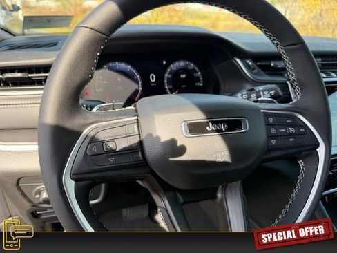 New 2025 Jeep Grand Cherokee Laredo X w/ Luxury Tech Group I image 10