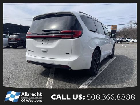 New 2026 Chrysler Pacifica Select w/ S Appearance Package AWD/4WD image 5