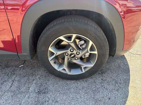 Used 2025 Chevrolet Trax LT image 29