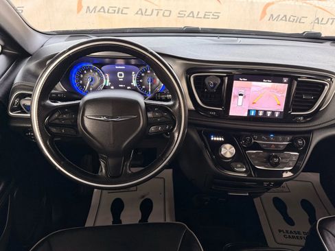 Used 2020 Chrysler Pacifica Limited w/ Advanced Safetytec Group image 29