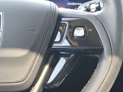 Used 2025 Lincoln Aviator AWD image 28