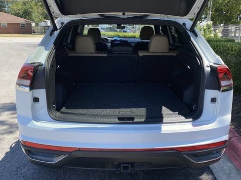 Used 2025 Volkswagen Atlas Cross Sport SE AWD/4WD image 6