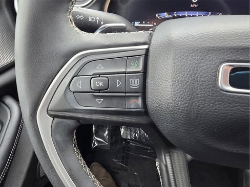 Used 2024 Jeep Grand Cherokee Altitude image 27