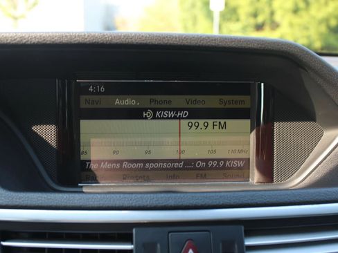 Used 2010 Mercedes-Benz E 63 AMG Sedan image 20