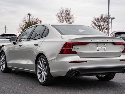 Used 2021 Volvo S60 T5 Momentum w/ Protection Package Premier image 6