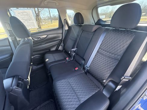 Used 2020 Nissan Rogue SV w/ Premium Package image 22