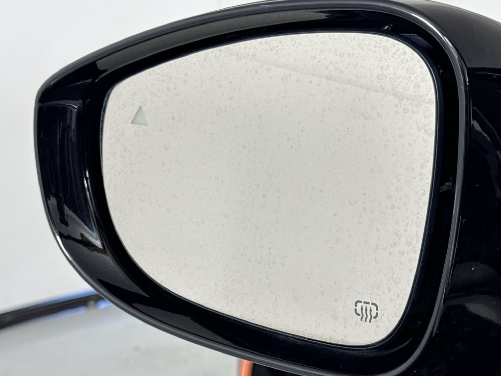 Used 2024 Chrysler Pacifica Touring-L FWD image 18