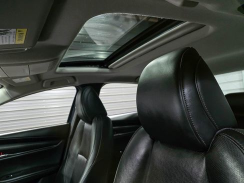 Used 2021 MAZDA MAZDA3 s image 18