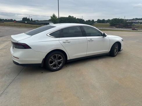 Used 2023 Honda Accord EX image 5