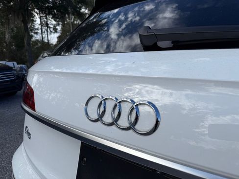 Used 2023 Audi Q5 2.0T Premium w/ Convenience Package image 8